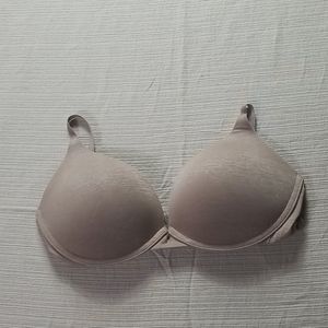 Victoria's secret 32D bra